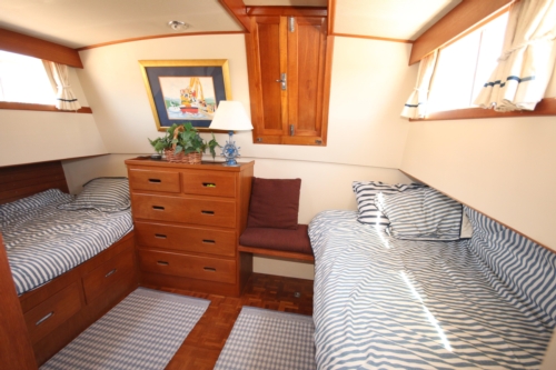 1977 Grand Banks 42 Classic, Master aft stateroom