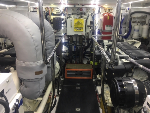 2011 Hampton 75 Endurance LRC, Engine Room