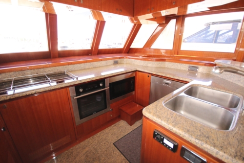 2011 Hampton 75 Endurance LRC, Galley