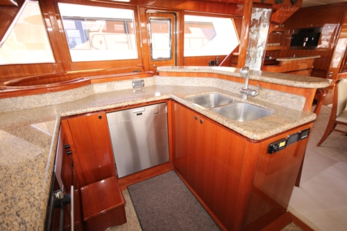 2011 Hampton 75 Endurance LRC, Galley