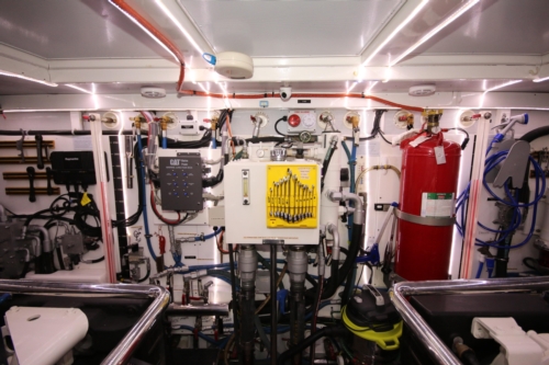2011 Hampton 75 Endurance LRC, Engine Room