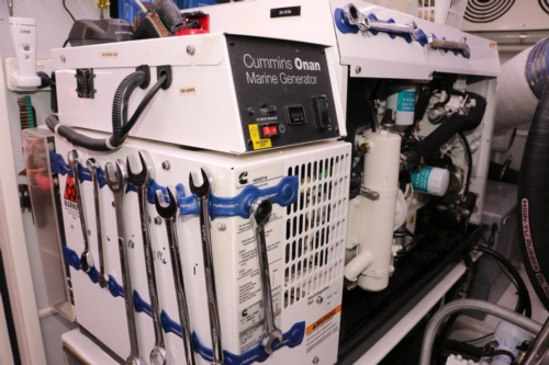 2011 Hampton 75 Endurance LRC, 24 KVA Generator