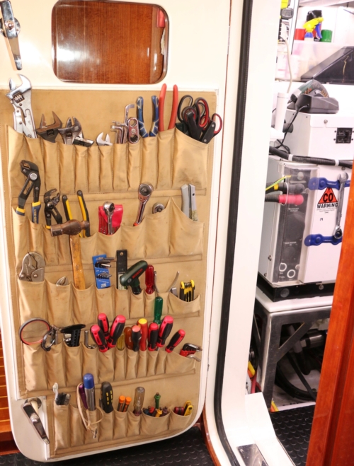 2011 Hampton 75 Endurance LRC, Engine Room tools
