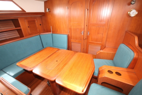 1996 Tanton 45 Offshore, Dining table