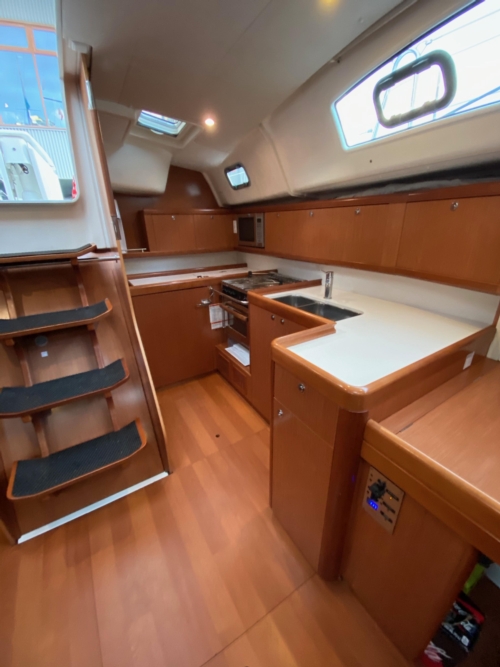 2009 Beneteau Oceanis 43, 