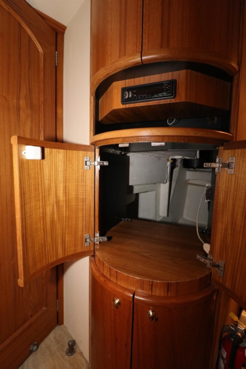 1999 Bayliner 5788 Pilot House Motoryacht, Entertainment Storage Cabinet