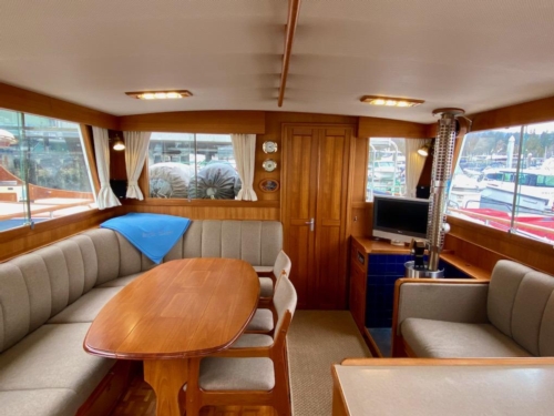 1998 Grand Banks 42 Classic, Salon looking aft