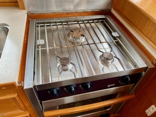 1998 Grand Banks 42 Classic, Galley stove