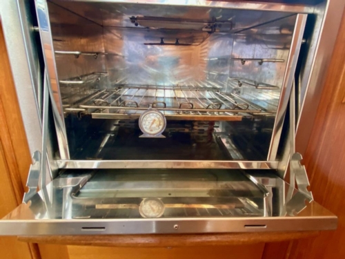 1998 Grand Banks 42 Classic, Galley oven