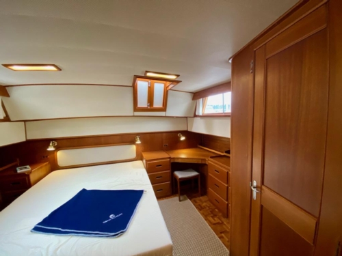 1998 Grand Banks 42 Classic, Aft cabin