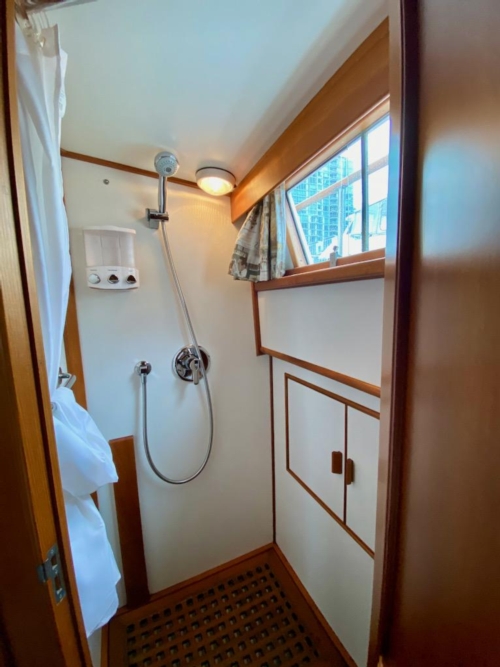 1998 Grand Banks 42 Classic, Aft cabin shower 2