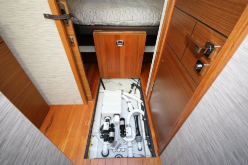 2018 Tiara Yachts C39 Coupe, Plumbing