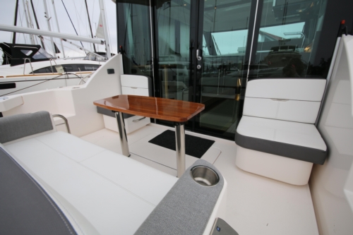 2018 Tiara Yachts C39 Coupe, Cockpit