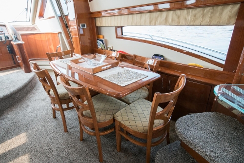 2006 Marquis Motor Yacht, Dining area