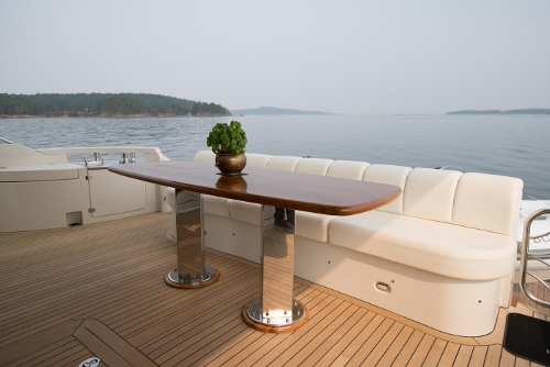2006 Marquis Motor Yacht, Aft deck settee