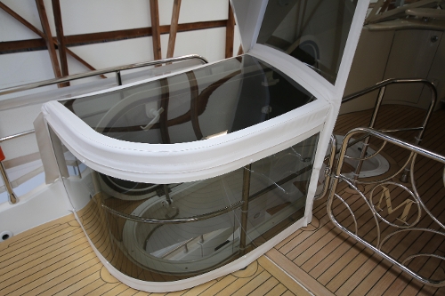 2006 Marquis Motor Yacht, Cover over staircase