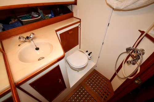 1988 Grand Banks 32, Head with Shower