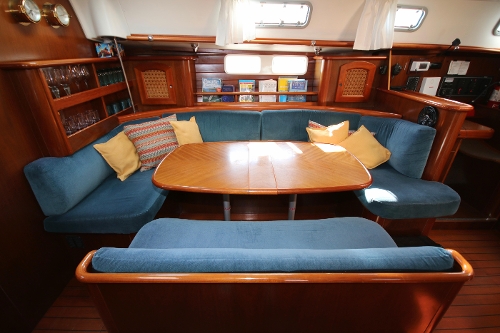 1997 Beneteau Oceanis 461, Settee and dining table