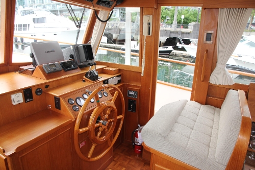 2001 Grand Banks 42 Classic, Lower Helm