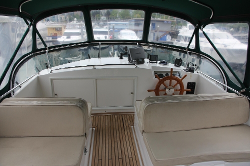 2001 Grand Banks 42 Classic, Fore and Aft Seating