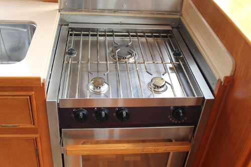 2001 Grand Banks 42 Classic, Stove and Oven