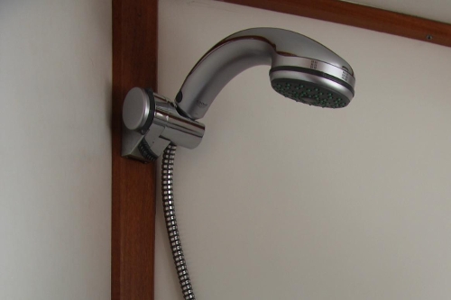 2001 Grand Banks 42 Classic, Grohe Fixtures