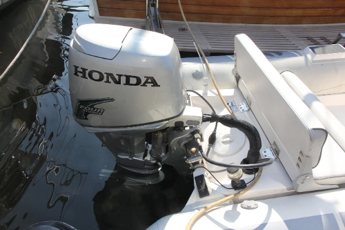2001 Grand Banks 42 Classic, Outboard