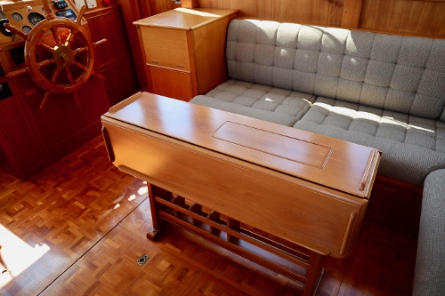 1995 Grand Banks 36 Classic, Folding Yacht Table