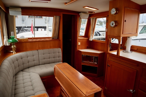 1995 Grand Banks 36 Classic, Salon Looking Aft