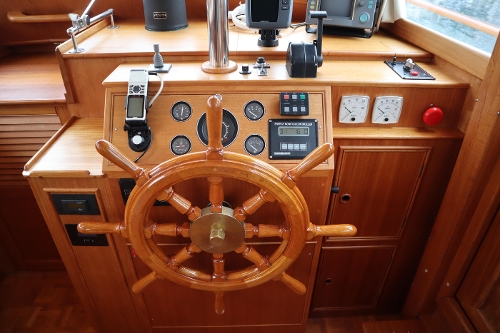 1995 Grand Banks 36 Classic, Lower Helm Station