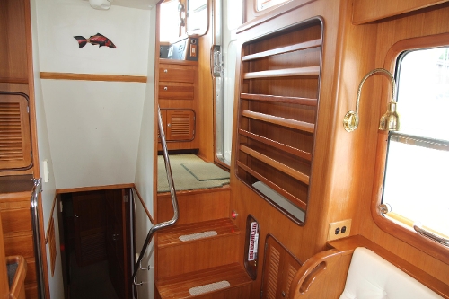 2000 Nordhavn Pilothouse, Compainway and Storage