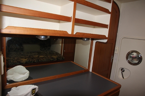 2000 Nordhavn Pilothouse, Book Shelves and Storage