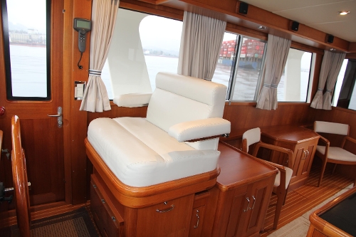2007 Grand Banks Europa, Double Helm Seat