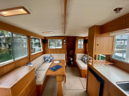 1982 Grand Banks 36 Classic, Salon