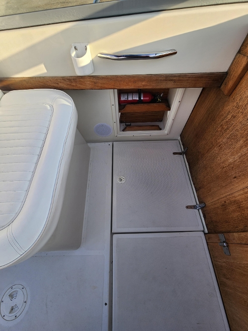 1999 Limestone 24 Cuddy Cabin, 