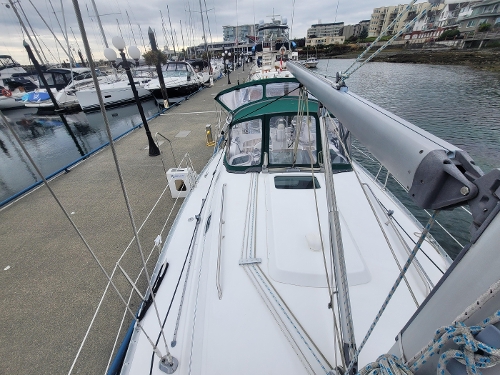 2001 Beneteau 331, Running rigging leading to cockpit