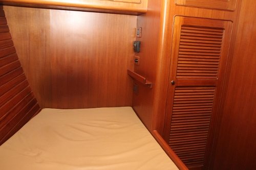 2011 Selene 45, Guest cabin