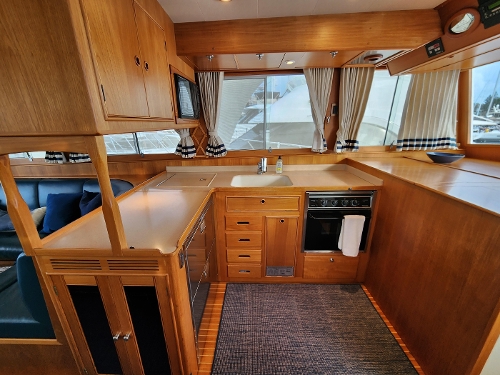 2001 Grand Banks 46 Europa, Galley