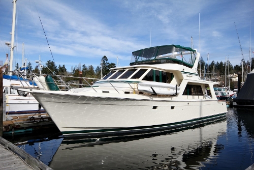 2000 Offshore Yachts 54 Pilothouse, At dock