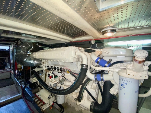 2000 Offshore Yachts 54 Pilothouse, Engine room