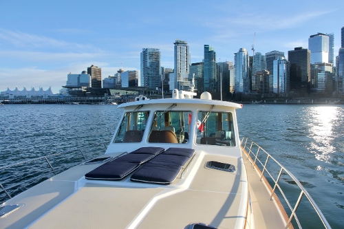2015 Sabre 54 Salon Express, Fwd decks