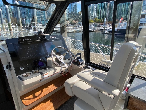 2022 Boston Whaler conquest 405, 