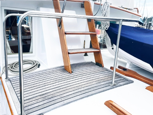1973 Grand Banks Classic 42, Stairs to flybridge