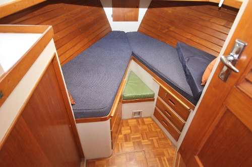 1973 Grand Banks Classic 42, Companionway to Forward Stateroom