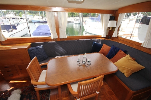 1973 Grand Banks Classic 42, Salon looking to starboard