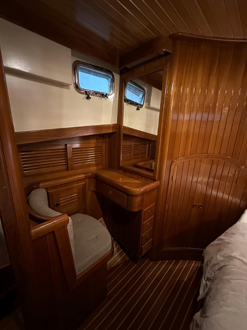 1988 Lord Nelson Victory Tug 49, 