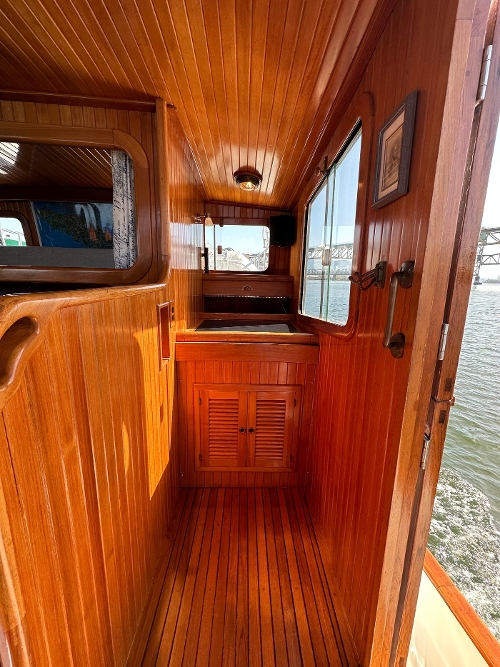 1988 Lord Nelson Victory Tug 49, 