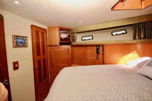 2002 Grand Alaskan 53 Pilothouse, VIP Guest Fwd