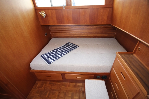 1982 Grand Banks 36 Classic, Master cabin aft
