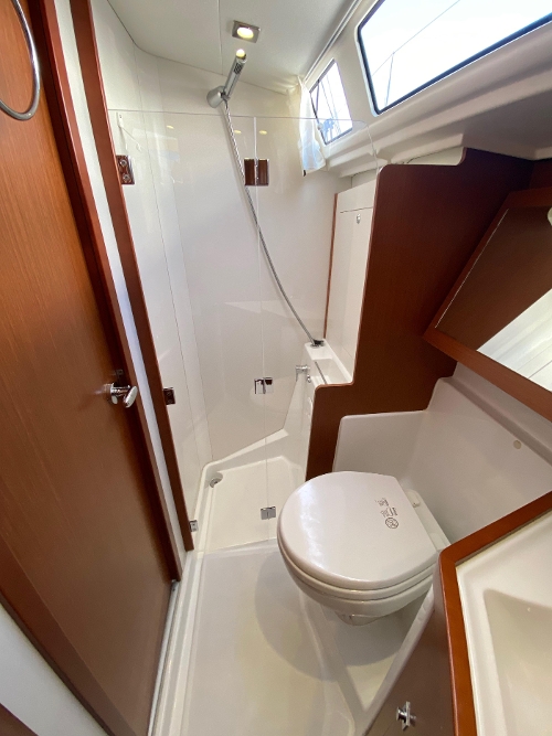 2013 Beneteau Oceanis 45, 